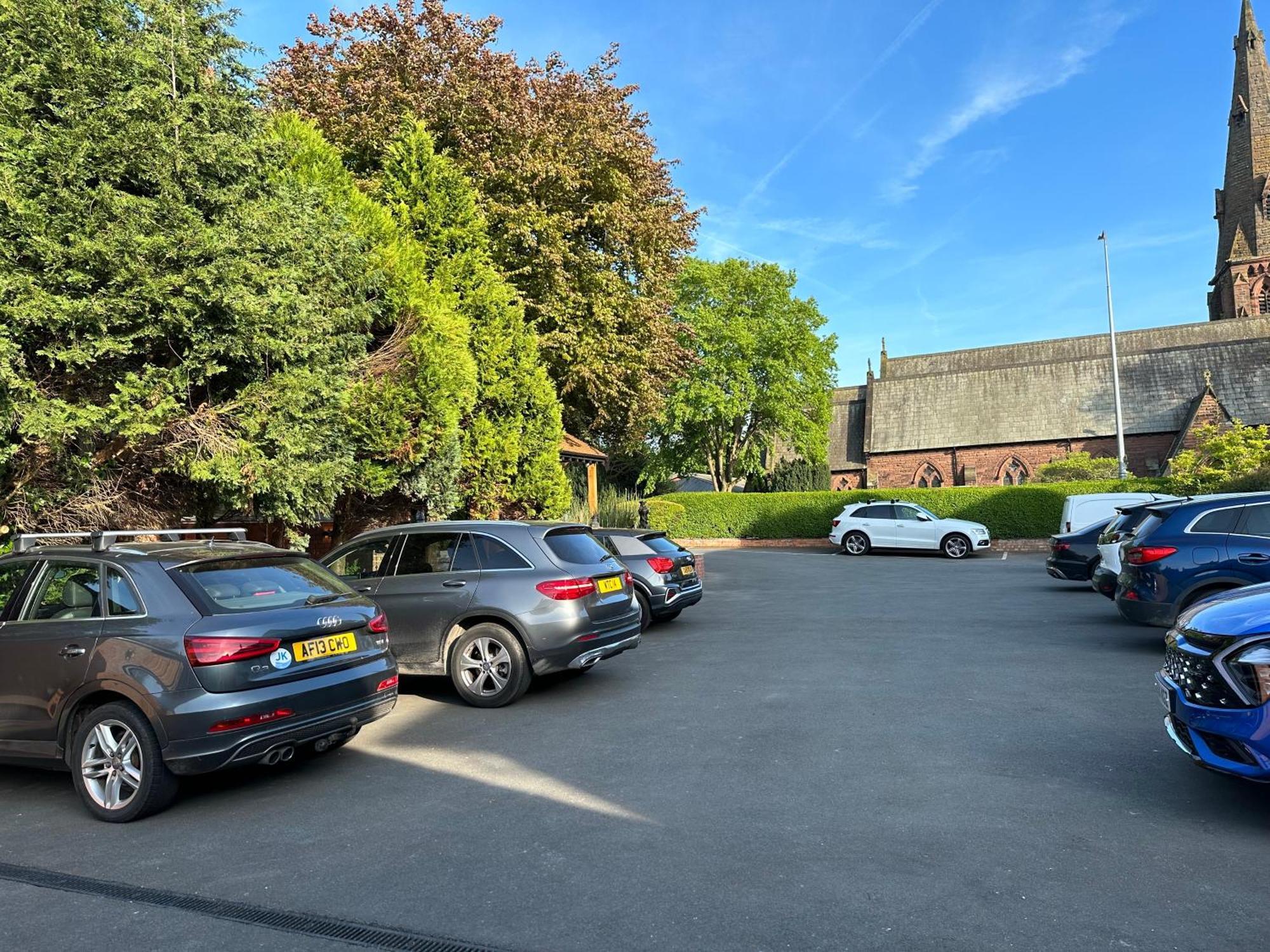 Chester House Guest House Eksteriør bilde The car park at St. Mary's Church, Macclesfield